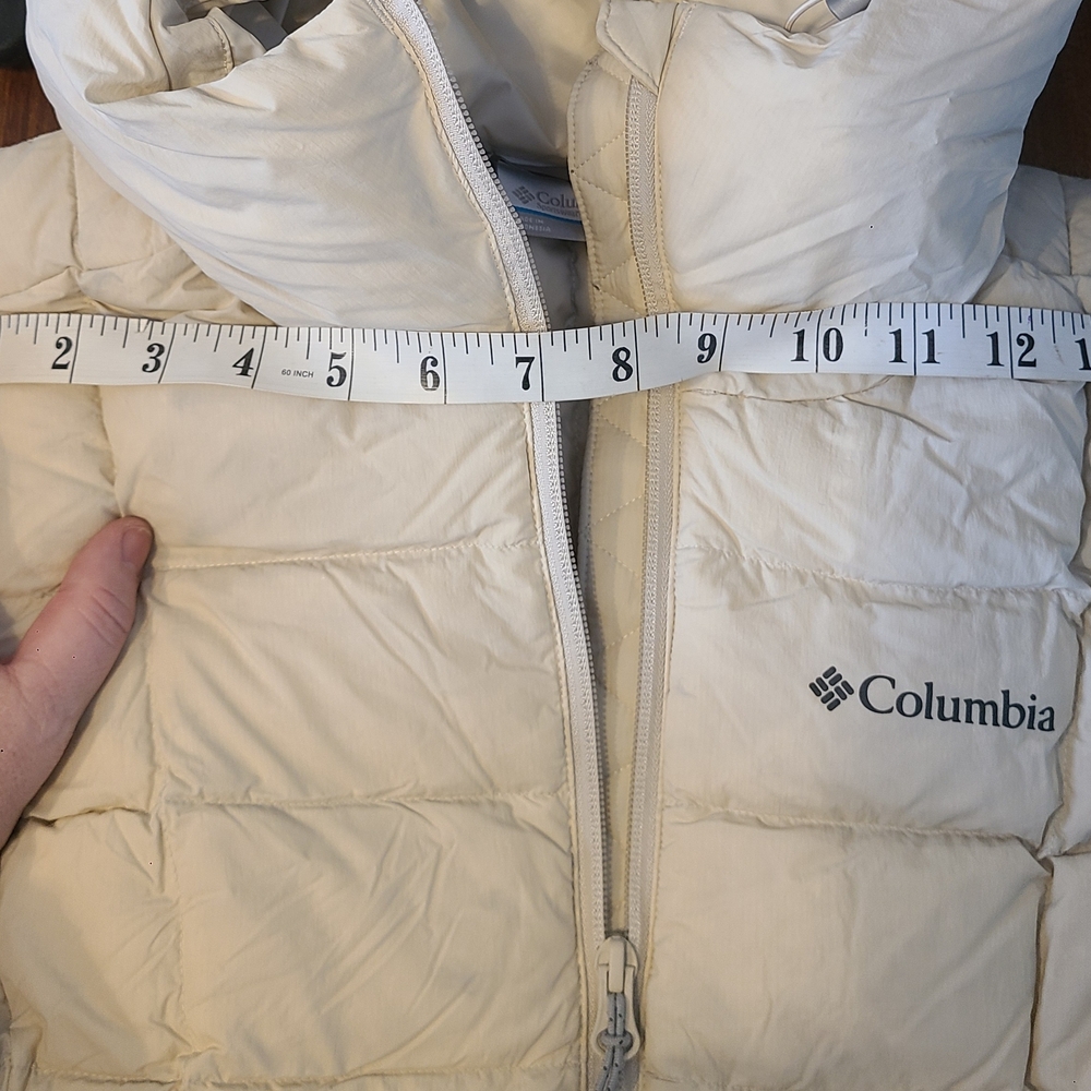 Columbia Medium Women's Cream Puffer Vest Down Filled NWT - Picture 8 of 16